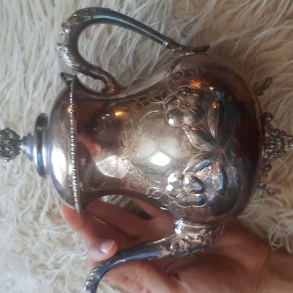Vintage Other - New Amsterdam Silver Co Quadruple Plate silver teapot w feet